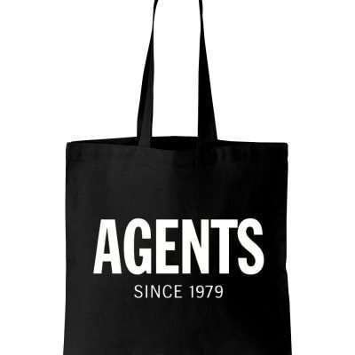 Agents Kassi, musta